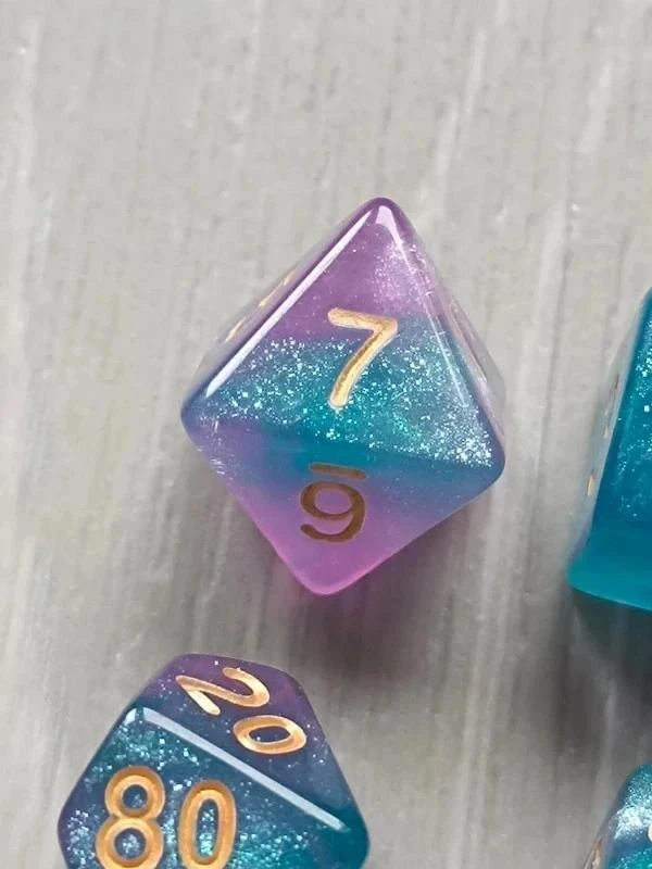 Set of 7 original iridescent blue purple polyhedral dice for activities – photo 3